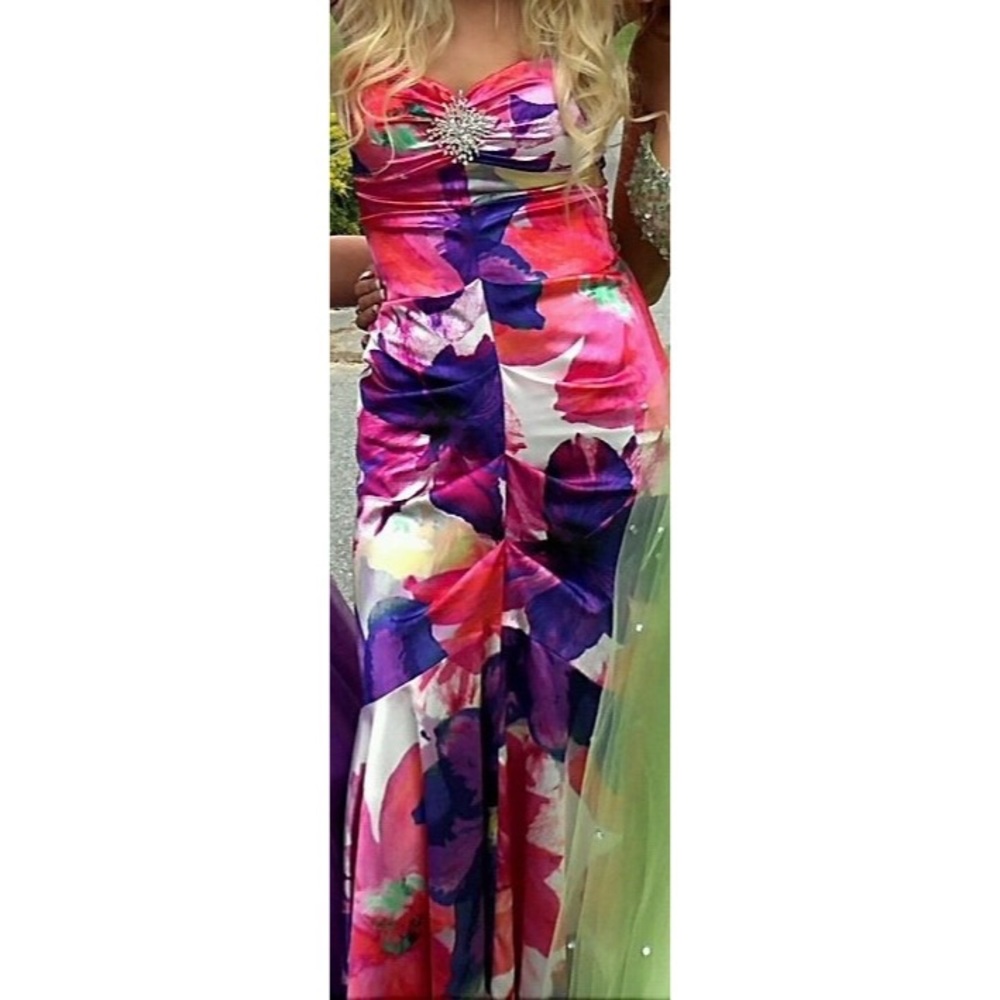 Cache Prom Dress - Picture 2 of 4